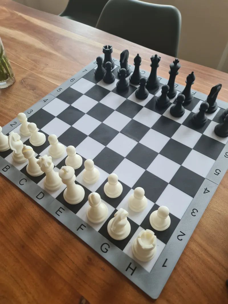 Tournament chess board
