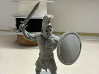 Gladiator mit Schwert und Schild