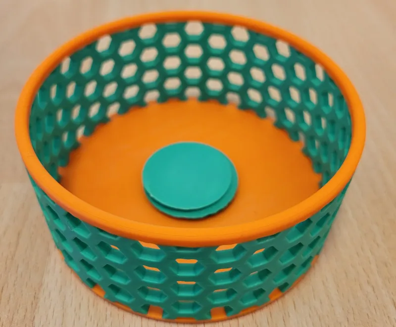 Cage for Schafkopf coin storage