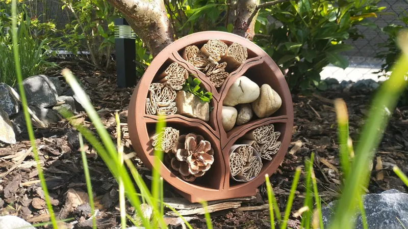 Tree insect hotel 