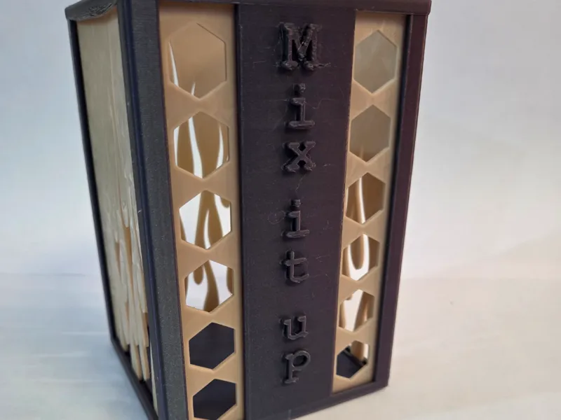 Counter top utensil holder 