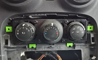 Mercedes Citan w415 , broken off handles