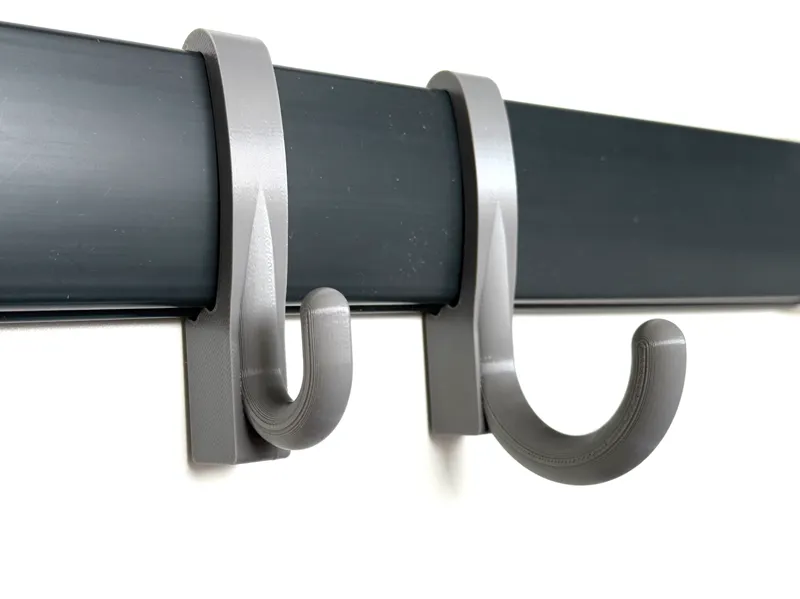 Various sized round hooks for Rubbermaid FastTrack