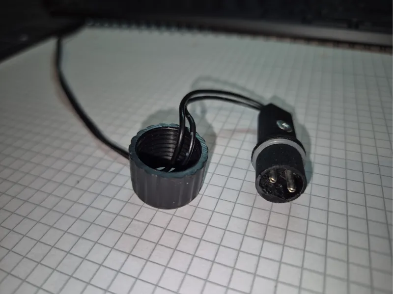 LED-Beleuchtung: Stecker und Kappe