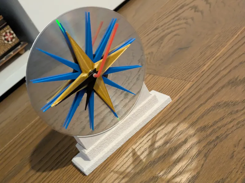CD or DVD clock