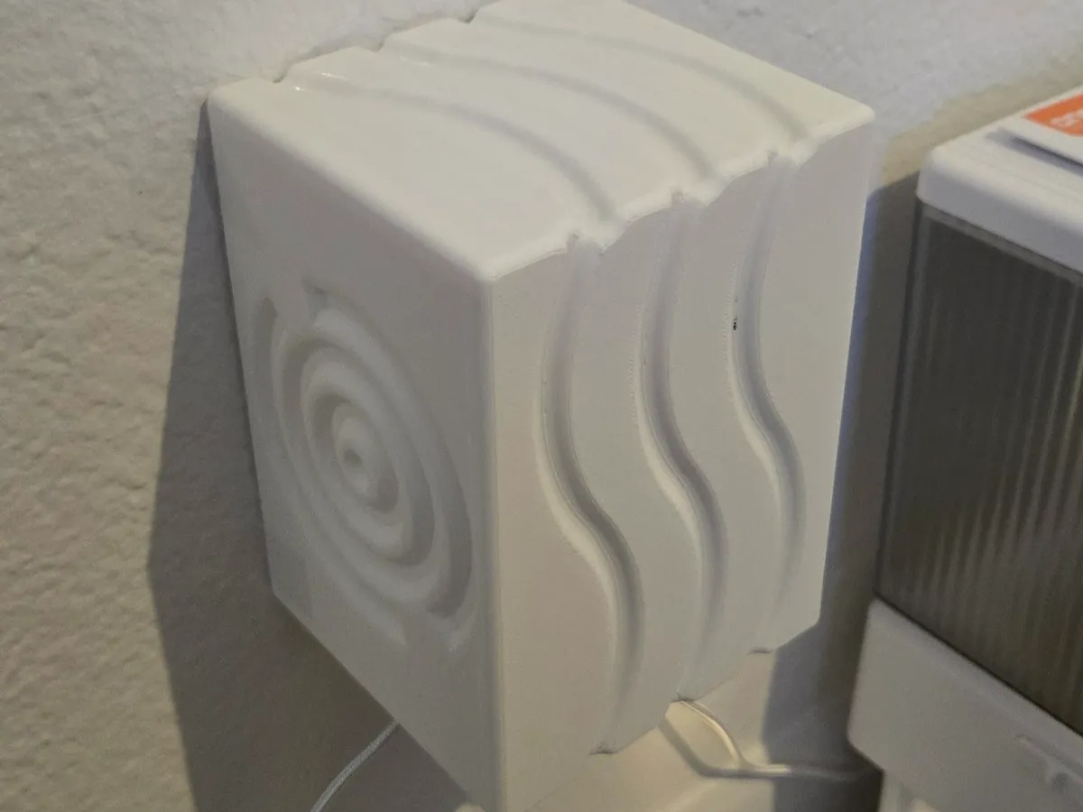 Outlet Cover & Cable Organizer by Brayton Gust MakerWorld: Download Free 3D Models - 3D model önizlemesi