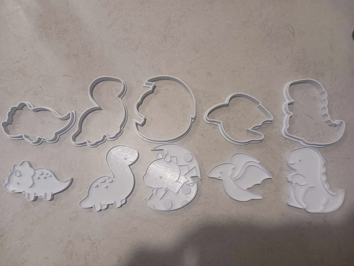 Emporte-pièces et tampons dinosaures
