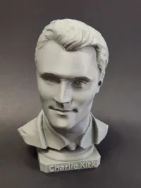 Buste miniature Charlie Kirk — photo 4