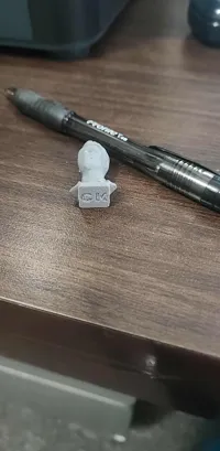 Buste miniature Charlie Kirk — photo 6