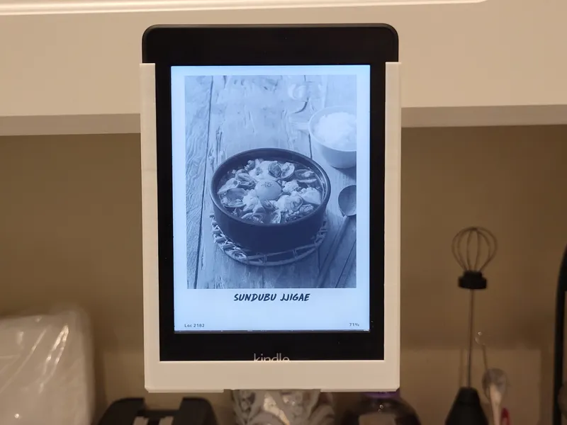 Customizable Cookbook eReader Mount