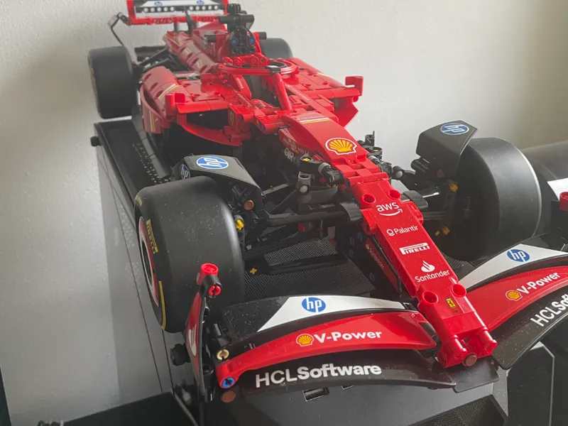 Simple stand Ferrari Mattoncini Technic F 24 42207