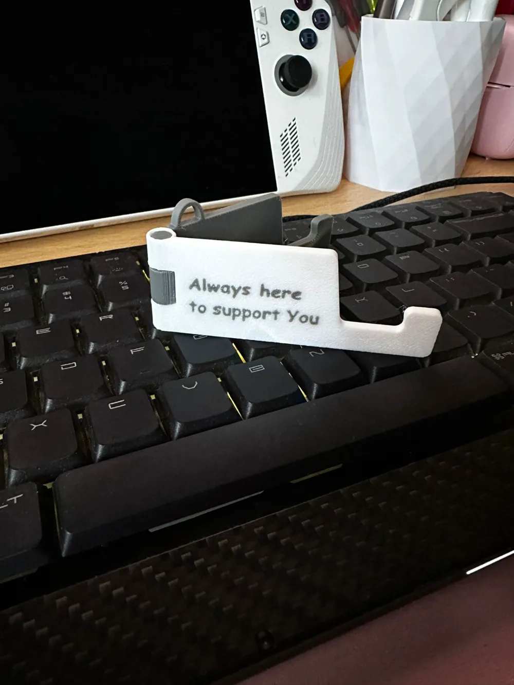 Portable Keychain Mobile, Tablet Stand by fmfelisberto MakerWorld