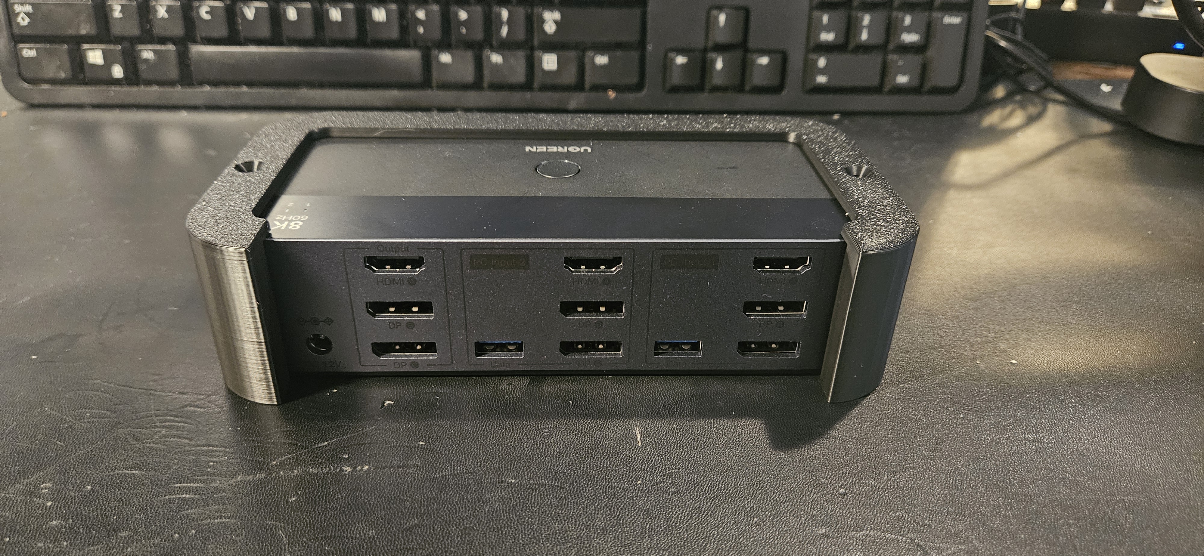 Miniatura 2 do modelo 3D Ugreen KVM Switch desk mount 