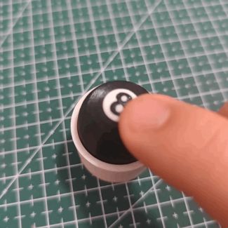 黑八台球点击器：手中的台球乐趣，指尖的机械美感！