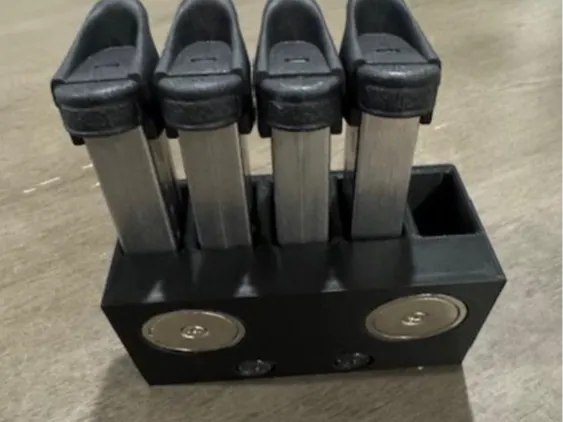 Smith and Wesson Shield 9MM magnetic mag holder