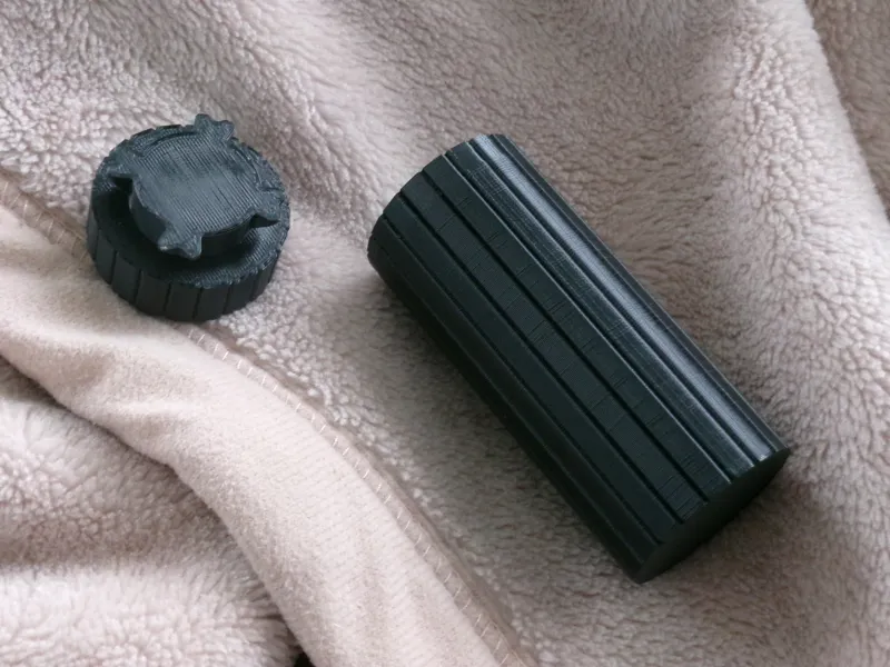 Snap Twist Container