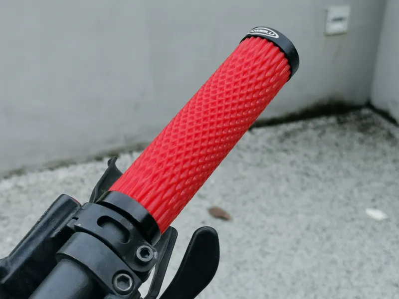 山地车替换把手/把套  Mountain bike hand grip replacement 