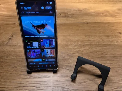 FeatherStand – Ultra-Light 14g Phone Stand