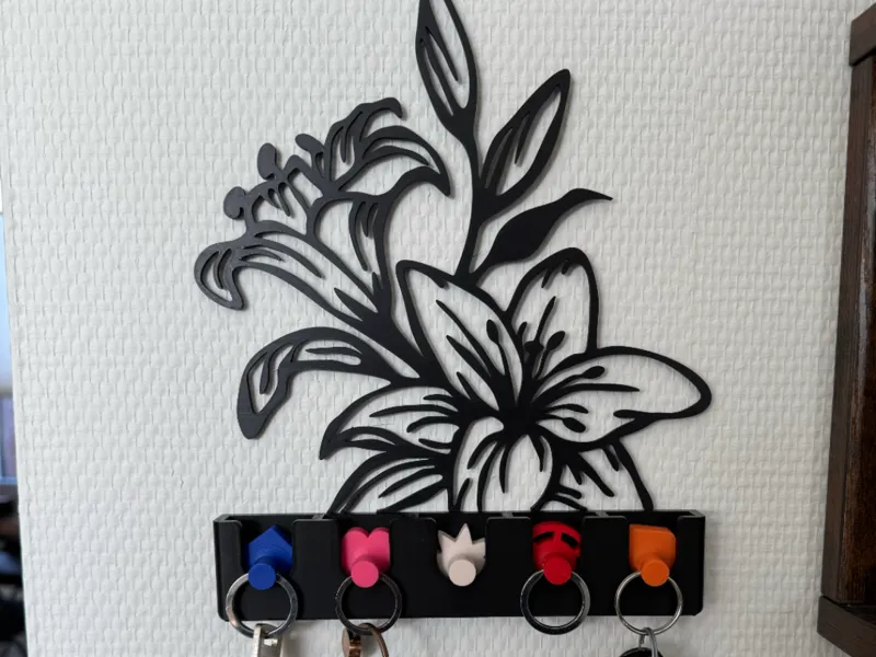 Keyholder with flower