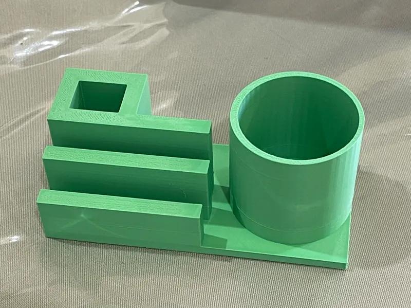 Desk organiser