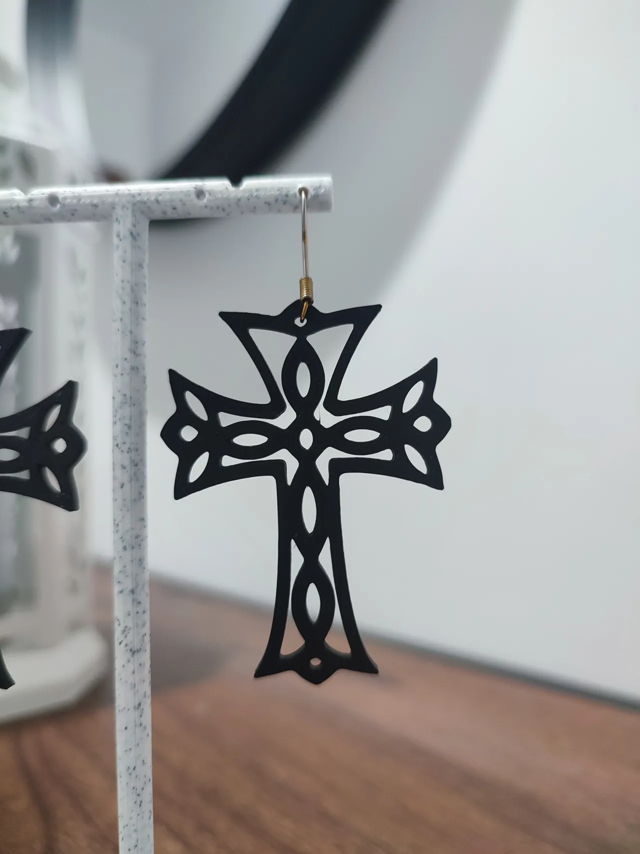 Aretes Nudo Eterno de Avalon view 3