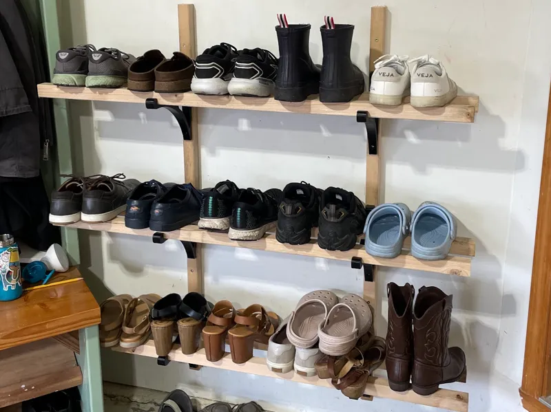 Shoe rack for 2x2 boards