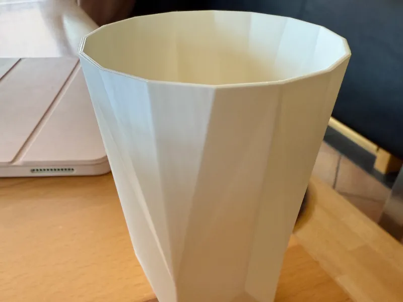 Cooler Becher zur Deko