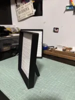 Cadre relief minimaliste pour panneau lumineux — photo 3