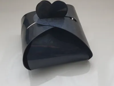 GIFT BOX/PARTY FAVOR CONTAINER_HEART-SHAPED