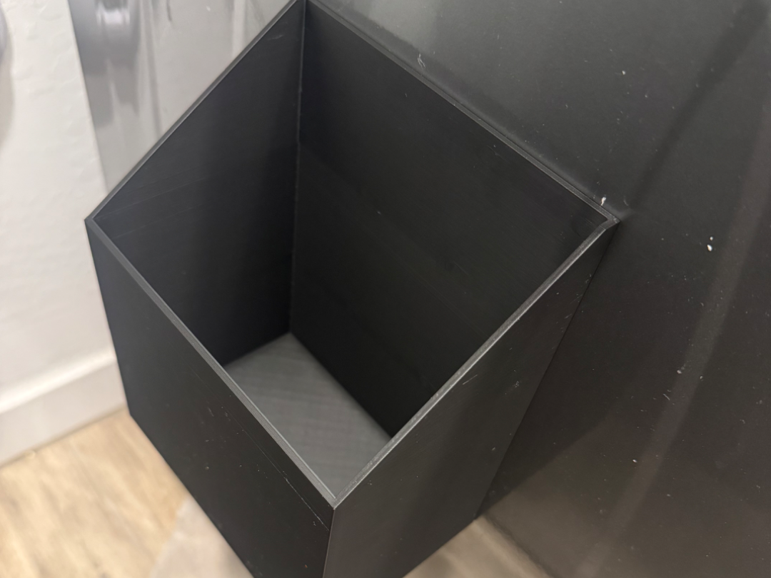 Magnetic Trash Bin