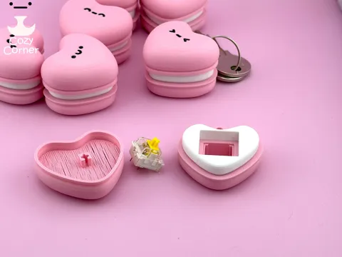 Clicky heart macaron keychain view 3