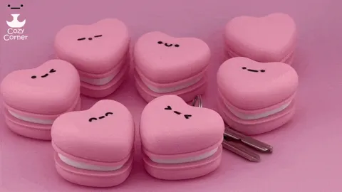 Clicky heart macaron keychain view 2