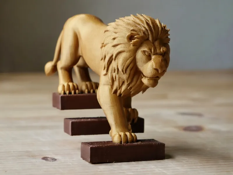 Majestic Lion Climbing Steps - Optical effect