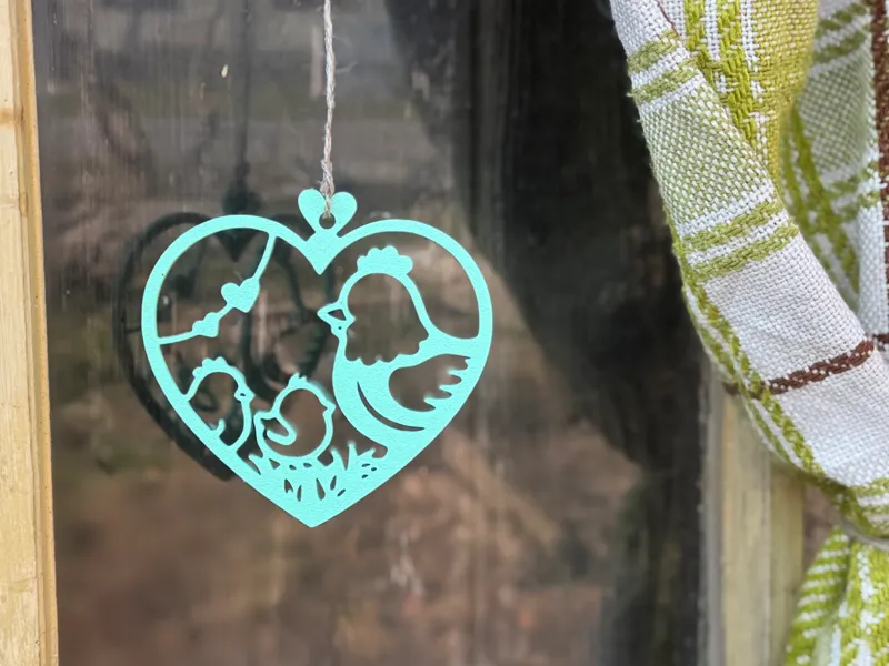 Easter spring window decoration - Chicken mama