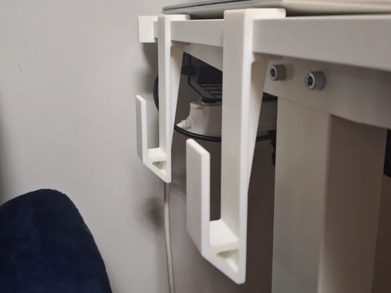 Laptop holder mounted to an IKEA desk
