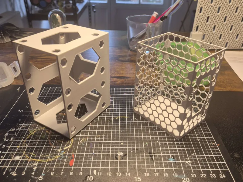 Mid-Height Honeycomb Organizer (Box 8x6x10.5 cm)