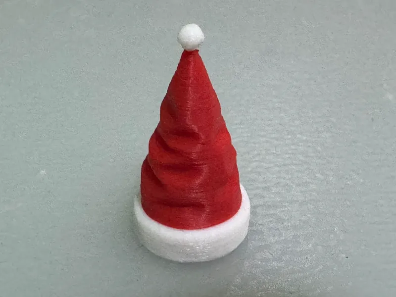 Santa hat - Scales perfectly