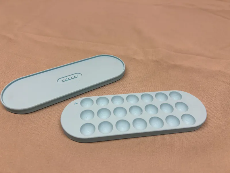Pill box 7 days 3 pills with magnetic lid