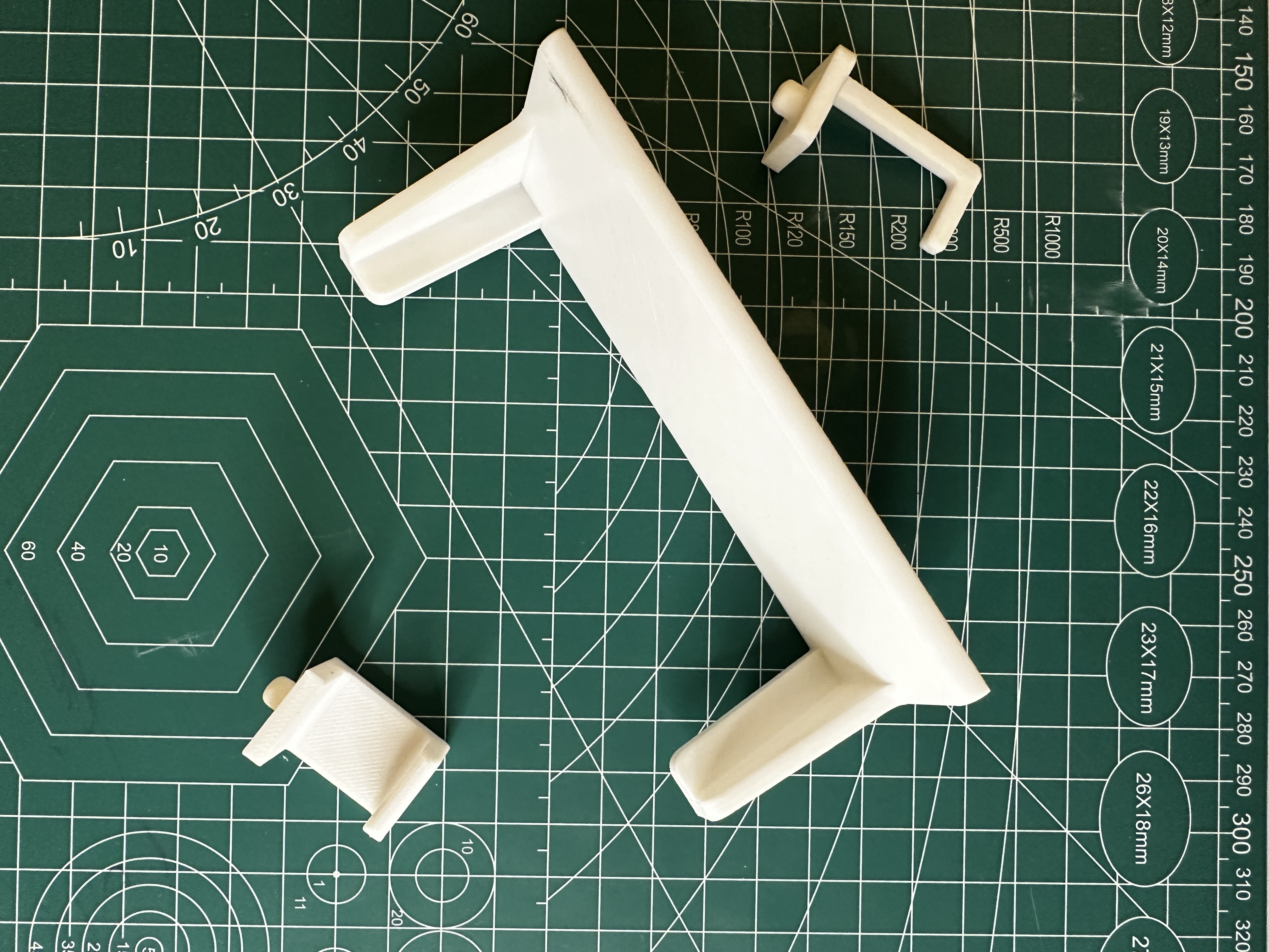 Miniatura 3 do modelo 3D Rotating pegboard display stand