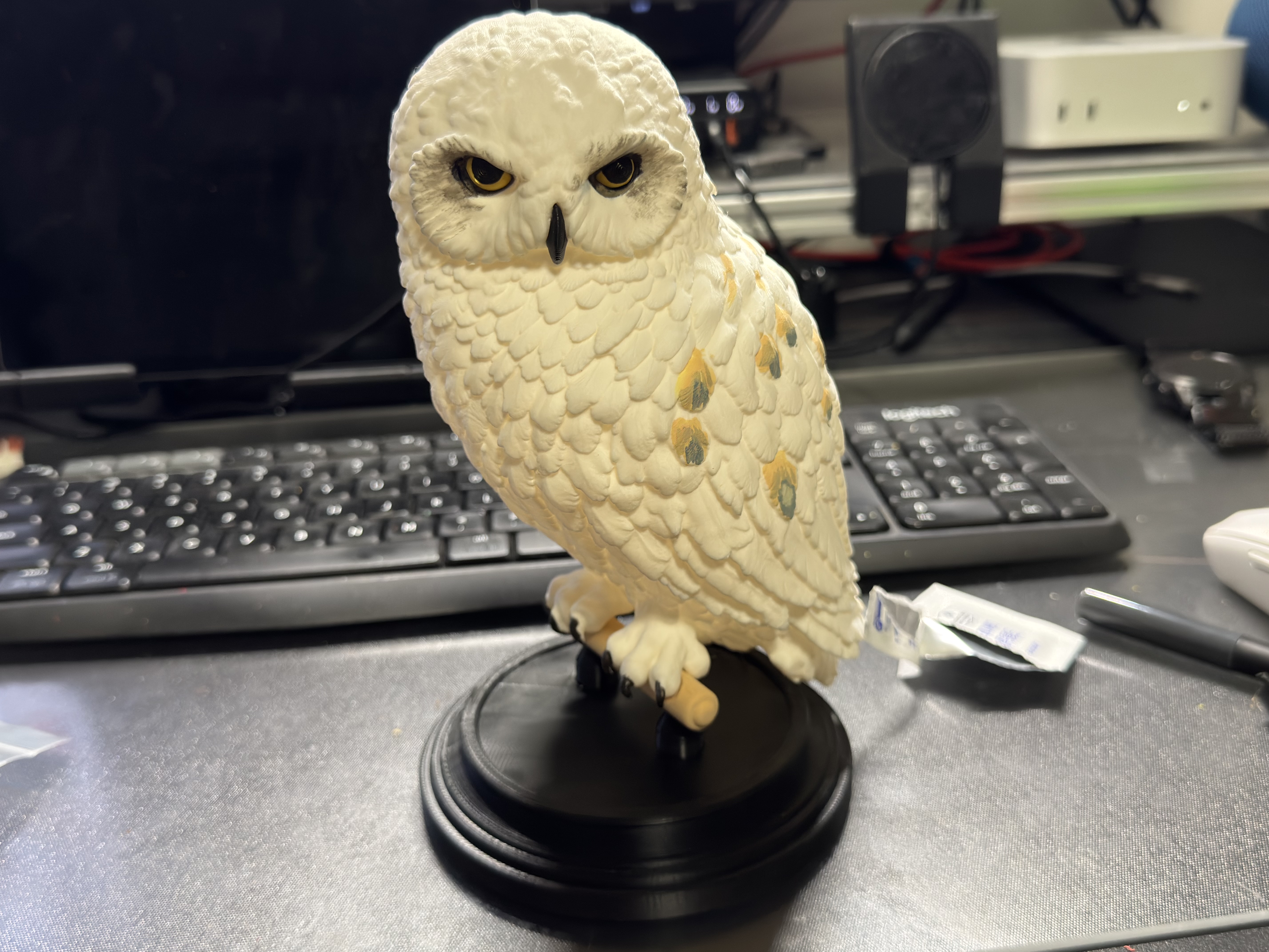 Miniatura 1 do modelo 3D 【停栖的雪鸮(海德薇 Hedwig）】灵感来自哈利波特-带底座/分件/丰富的纹理细节