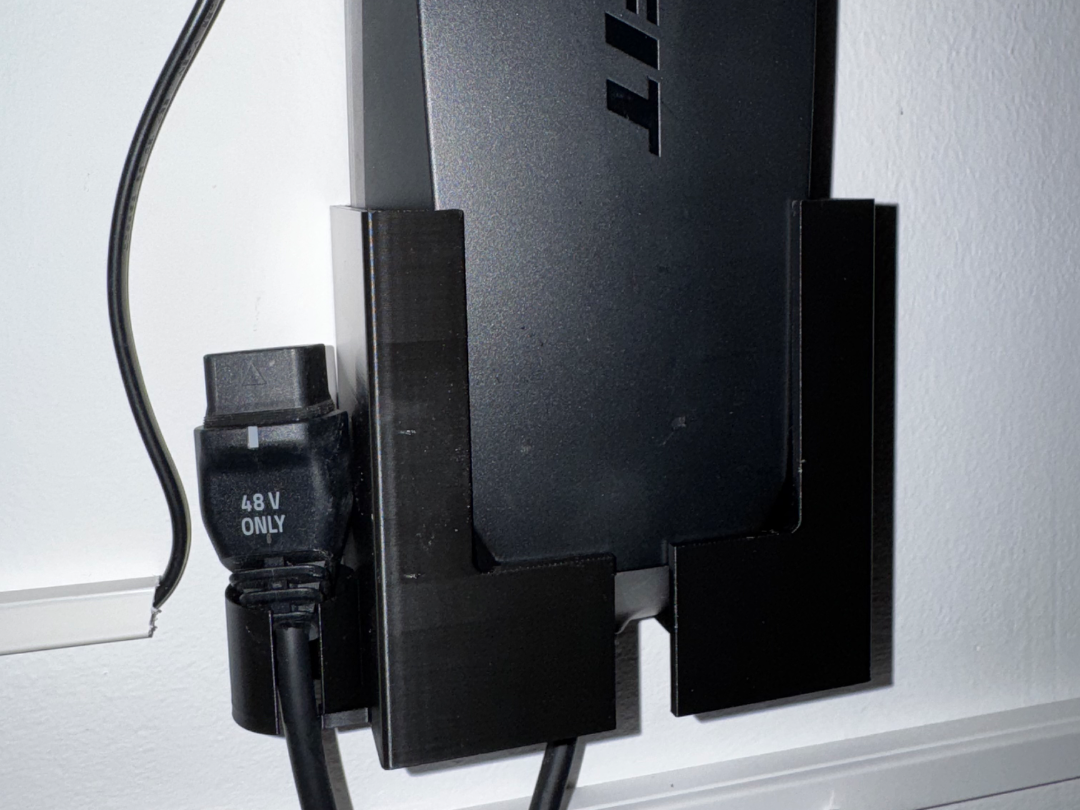 Wall mount eBike FIT Fast Charger Pinion