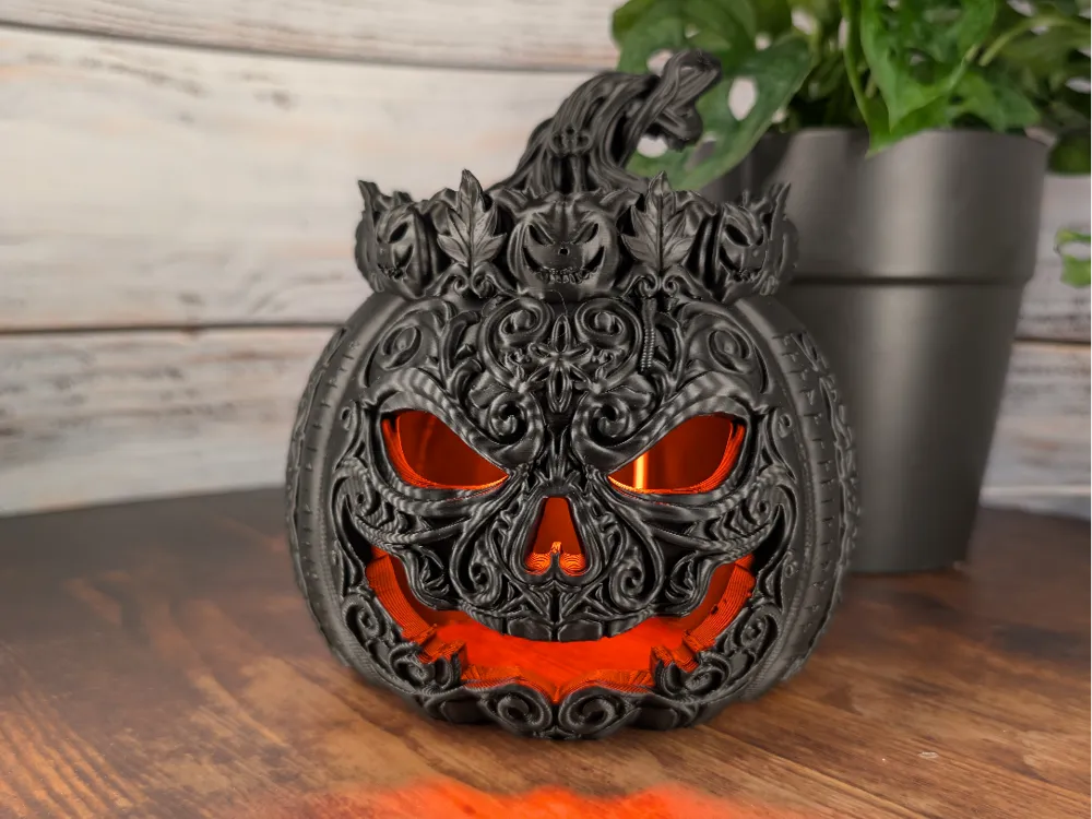 Adorno temático: halloween Haunted Filigree Pumpkin. Referencia del modelo original.