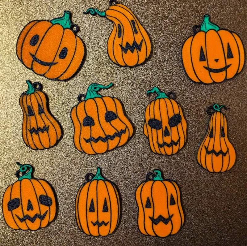 The Pumpkin Family 10-pack keychains