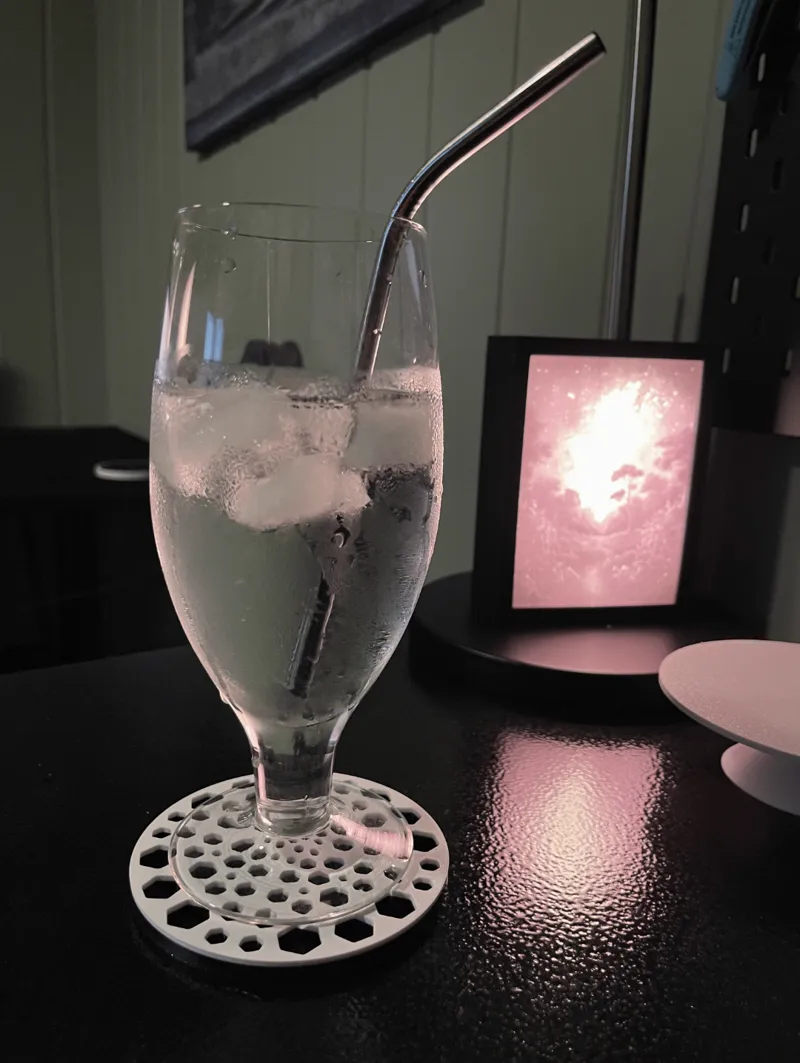 Symmetrical Design Coaster with Condensate Catcher