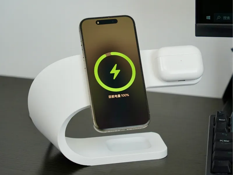ArcDock Duo : iPhone × AirPods Pro Desk Dock