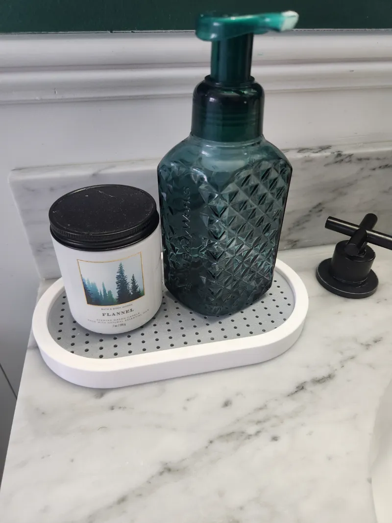 Bathroom Dishes - various sizes with drain plates