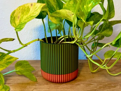 Planter with smart watering system