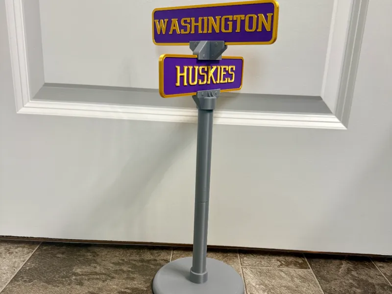 Washington Huskies street sign