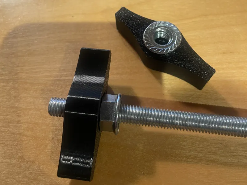Einschraubhilfe/Flügelmutter M8
