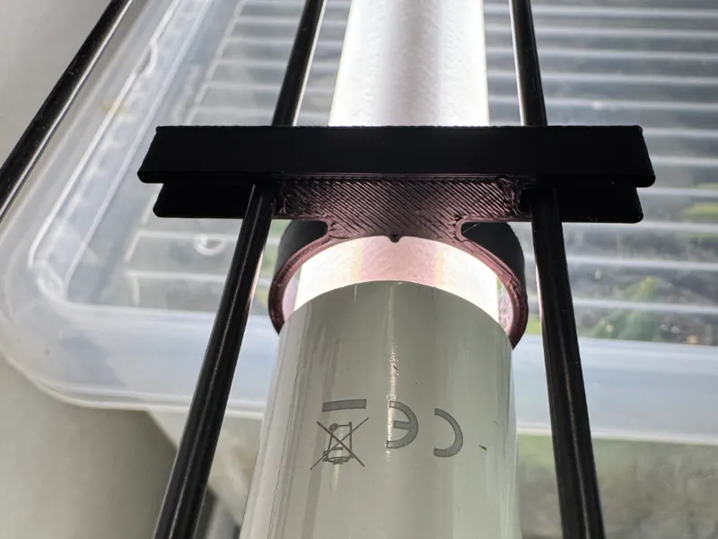 Halterung für T8 Lampe / Pflanzenlampe Gitterregal